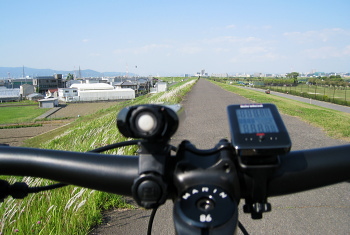 淀川 右岸堤防 淀川 右岸堤防